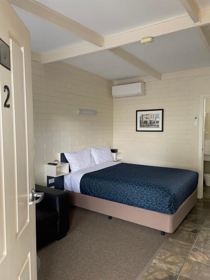 Central Highlands Motor Inn Кайнтон Екстер'єр фото