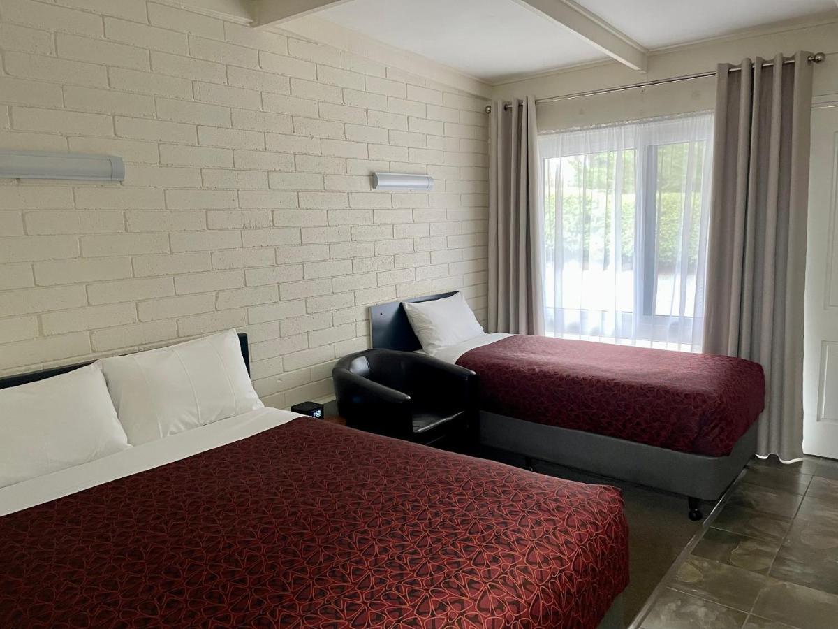 Central Highlands Motor Inn Кайнтон Екстер'єр фото
